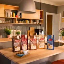 Melitta Kaffee BellaCrema LaCrema Ganze Bohne, Mittelstarke Kaffeebohnen, 8er Pack, 8 X 1000g -AromaKaffee Angebote Store 250aa6c2240eecf61b42f27cb0e380c7