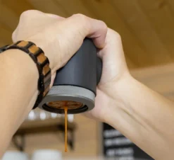 Wacaco - Picopresso - Tragbare Espressomaschine - Schwarz -AromaKaffee Angebote Store 67107d6c7f2f7db14ae4fdef30db7428